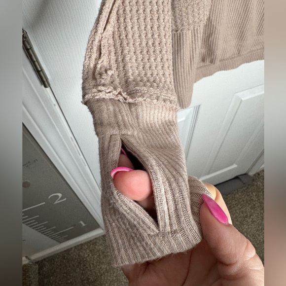 Free People We The Free Women's North Shore Thermal Tunic Top
Size Small Tan - Picture 7 of 10